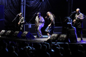 suicidal tendencies porão