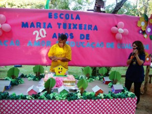 Há 20 anos, a Escola Maria Teixeira educa crianças com necessidades especiais. Foto: Facebook/ Reprodução