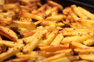 Os alimentos que apresentam o maior risco de aumentar a taxa de colesterol são aqueles que são preparados com muita gordura// Crédito: Creative Commons